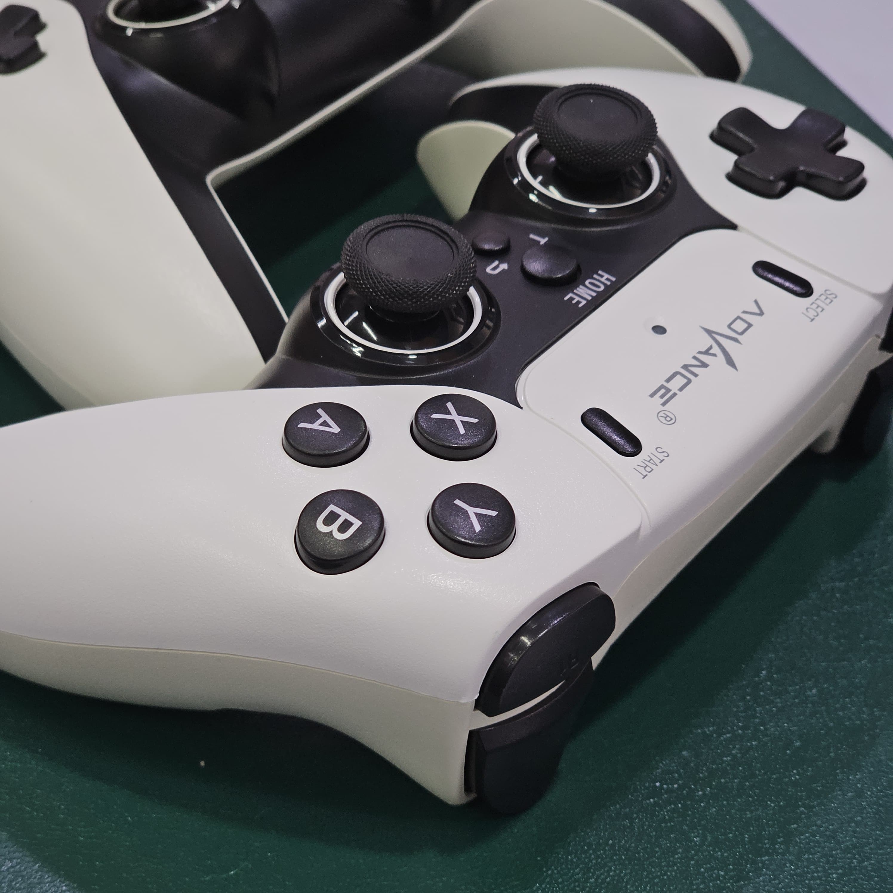 Advance AD-222 wireless game player with red HDMI stick and controller. www.usmile.com